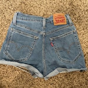 Levi’s denim high rise stretch shorts size 2